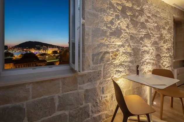 Stüdyo, Deniz Manzaralı