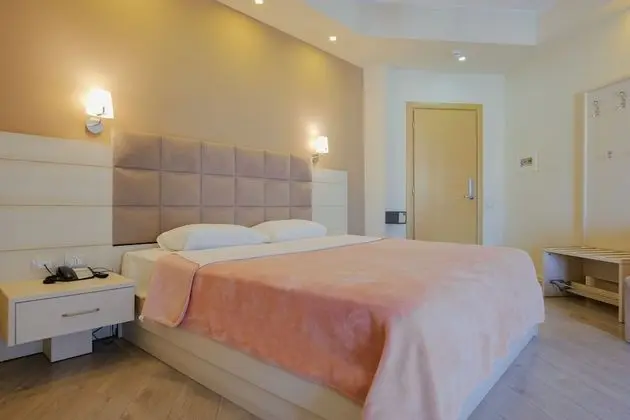 Tek Büyük Yataklı Oda, Balkon