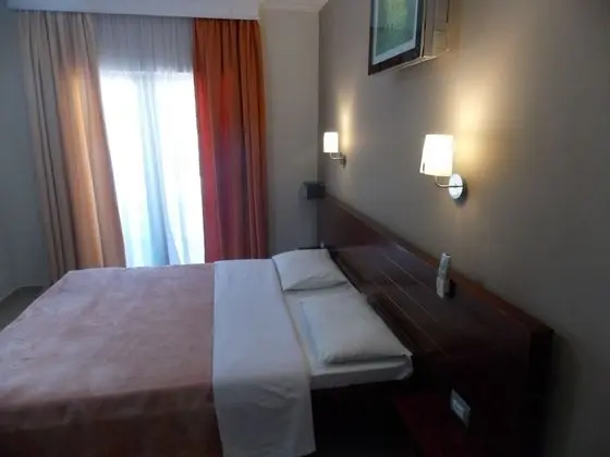 Tek Büyük Yataklı Oda, Balkon