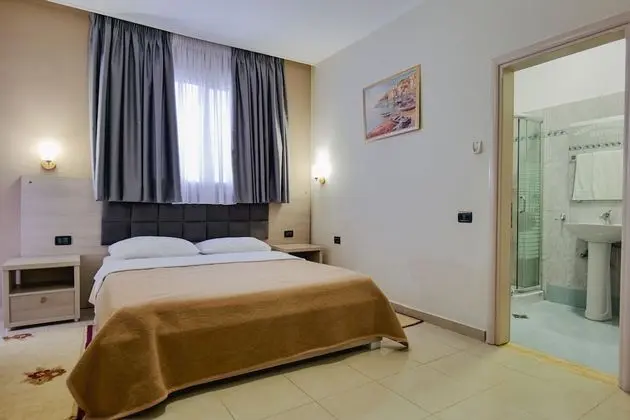 Tek Büyük Yataklı Oda, Balkon