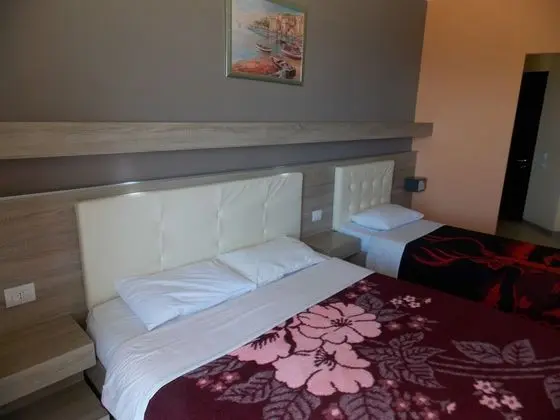 Üç Kişilik Oda, Balkon