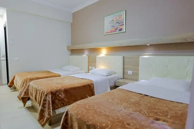 Üç Kişilik Oda, Balkon