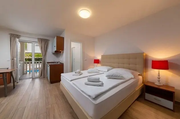 Design Stüdyo, 1 En Büyük (King) Boy Yatak, Teras, Havuz Manzaralı