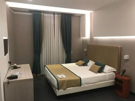 Queen Suite (with Spa bath)