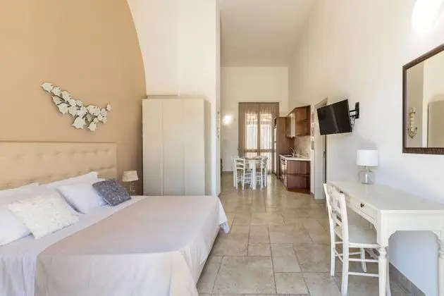 Stüdyo, Havuz Manzaralı