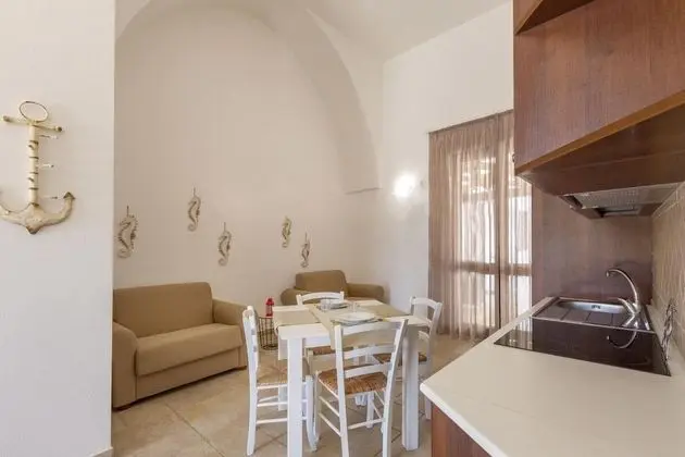 Stüdyo, Havuz Manzaralı