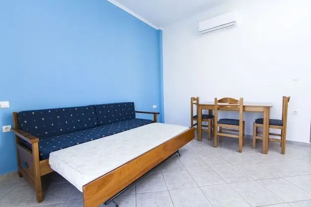 One-Bedroom Apartment Ground Level