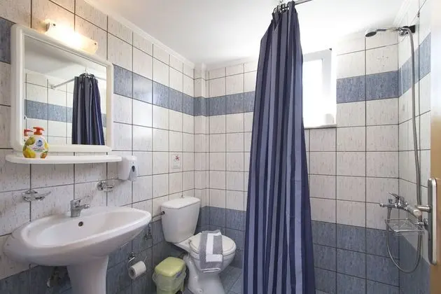 One-Bedroom Apartment Ground Level