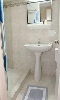 Economy Stüdyo, Avlu Manzaralı