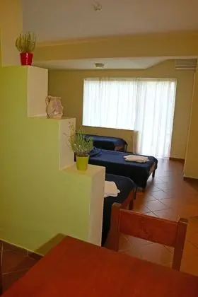 Üç Kişilik Oda, Bahçe Manzaralı