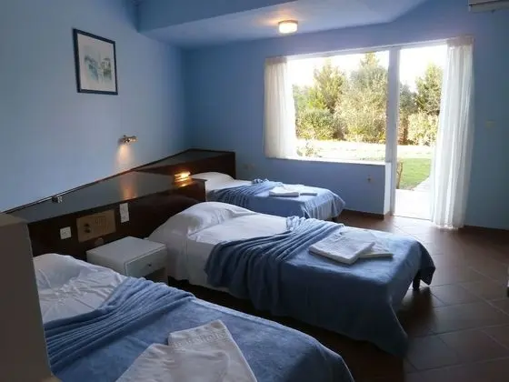 Üç Kişilik Oda, Bahçe Manzaralı