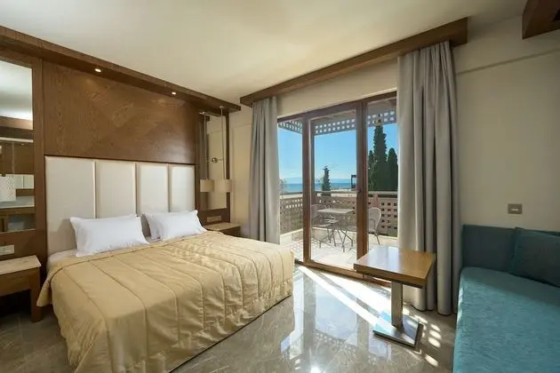 Tek Büyük Yataklı Oda, Kısmi Deniz Manzaralı