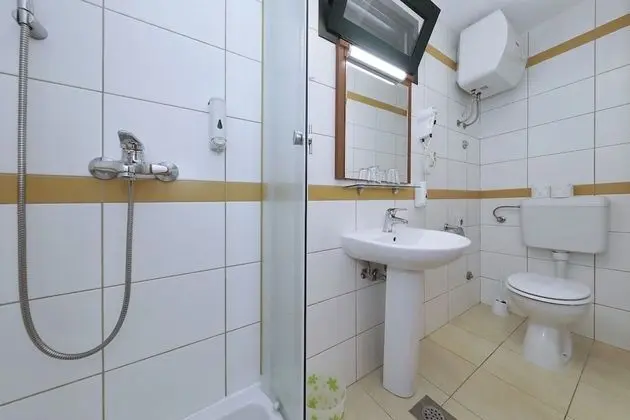 Standard Tek Büyük Yataklı Oda