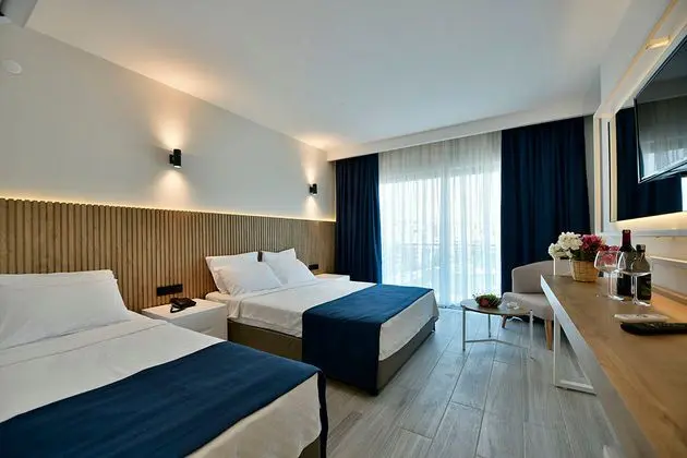 https://images.etstur.com/imgproxy/resize/2560x1440/files/images/hotelImages/etsrooms/889/Mediterranean_Resort_Hotel_20240723144436_2.jpg