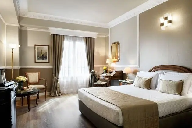 Premium Tek Büyük Yataklı Oda