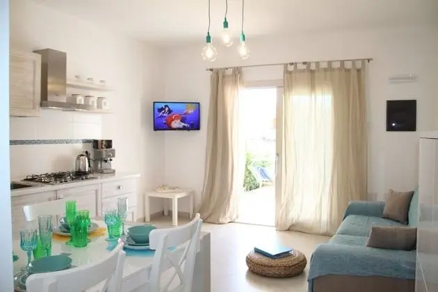 Apart Daire, Havuz Kenarı