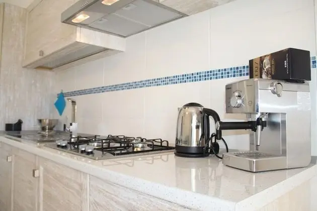 Apart Daire, Havuz Kenarı