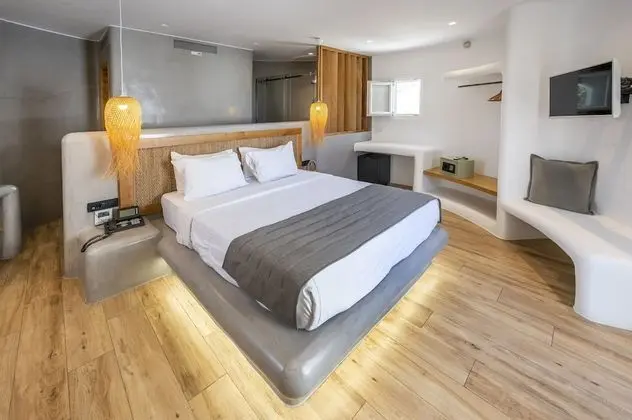 Honeymoon Windmill Suite with sharing pool