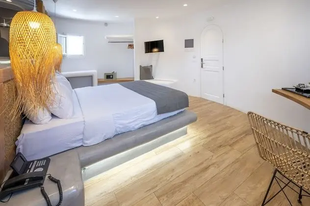 Honeymoon Windmill Suite with sharing pool