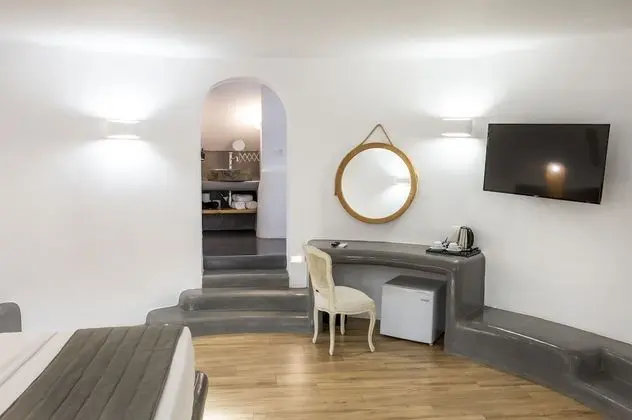 Windmill Deluxe Suite with sharing pool