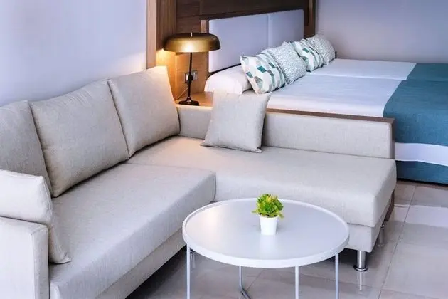 Junior Suite Royal ( 3 Adults )