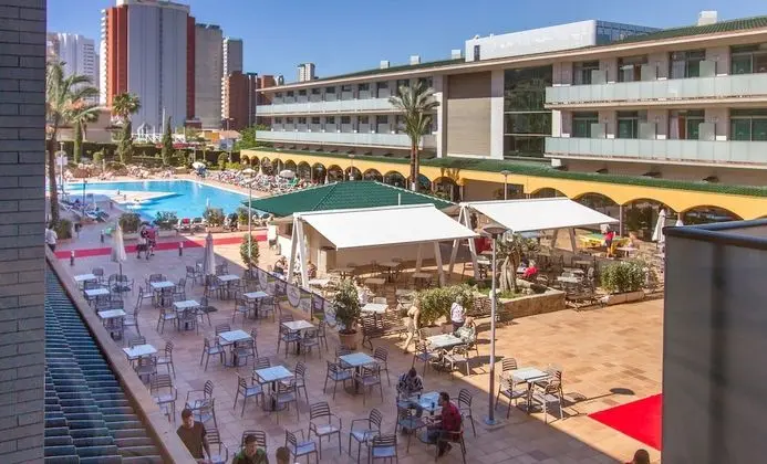 Dört Kişilik Oda, Havuz Manzaralı (3 Adults + 1 Child)