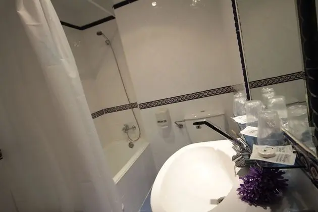 Tek Büyük Yataklı Oda, Balkon, Deniz Manzaralı