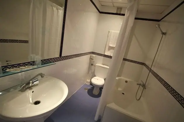 Tek Büyük Yataklı Oda, Balkon, Şehir Manzaralı