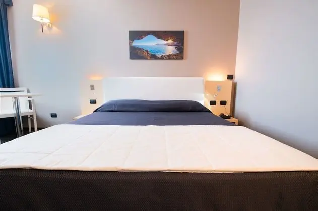 Büyük Yataklı Tek Kişilik Oda