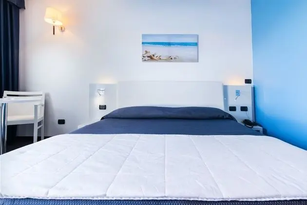 Büyük Yataklı Tek Kişilik Oda