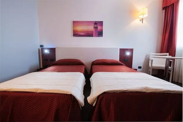 İki Ayrı Yataklı Oda, 2 Tek Kişilik Yatak