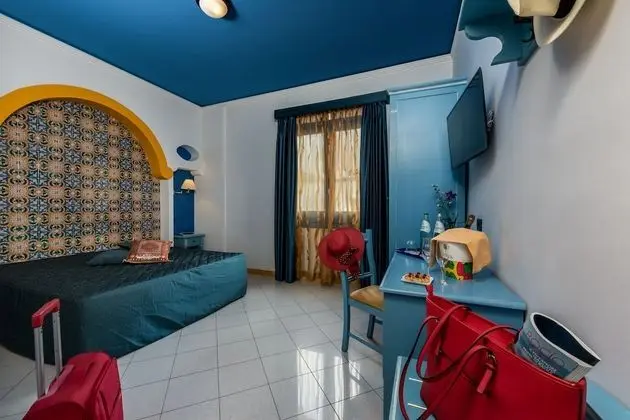 Basic Tek Büyük Yataklı Oda