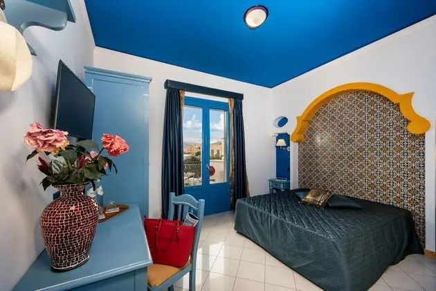 Junior Süit, Teras, Kısmi Deniz Manzaralı