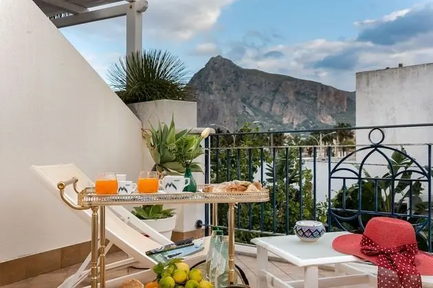 Junior Süit, Teras, Kısmi Deniz Manzaralı