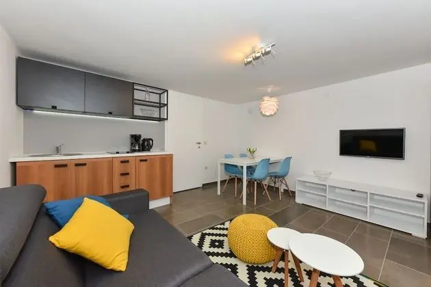 Basic Stüdyo, Teras, Zemin Kat