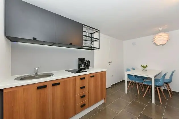 Basic Stüdyo, Teras, Zemin Kat