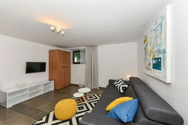 Basic Stüdyo, Teras, Zemin Kat