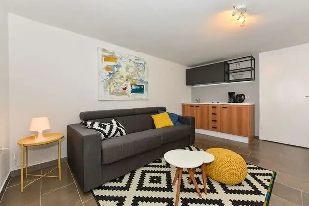 Basic Stüdyo, Teras, Zemin Kat