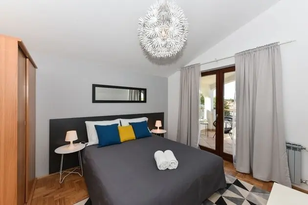 Two Bedroom Apartment, Balcony, Pool view (A4)