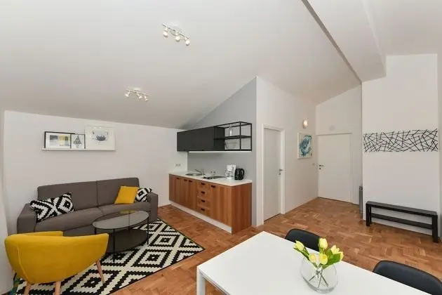 Two Bedroom Apartment, Balcony, Pool view (A4)