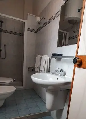 Üç Kişilik Oda