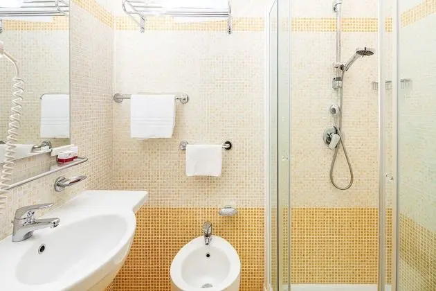 Standard Dört Kişilik Oda, Balkon