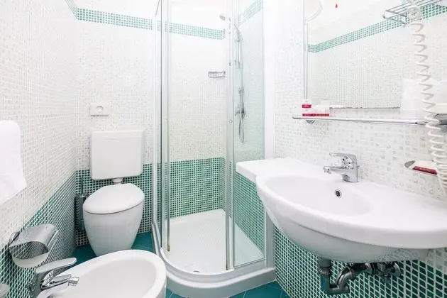 Standard Dört Kişilik Oda, Balkon