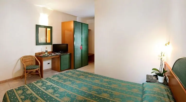 Superior Üç Kişilik Oda, Balkon