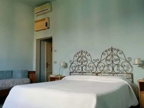 Üç Kişilik Oda
