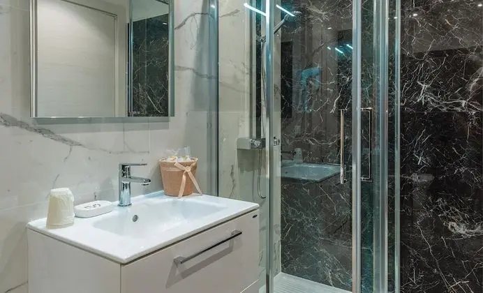 Tek Büyük Yataklı Oda (Lampedusa)