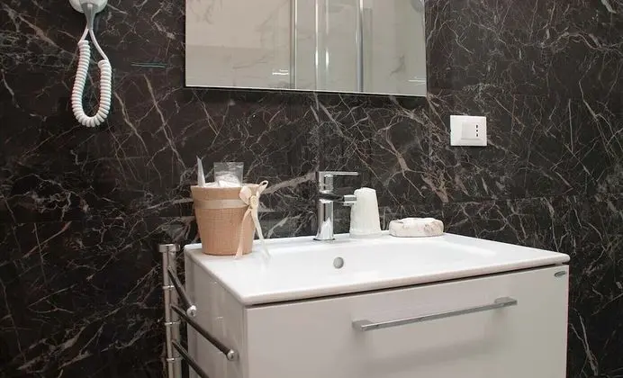 Üç Kişilik Oda (Salina)