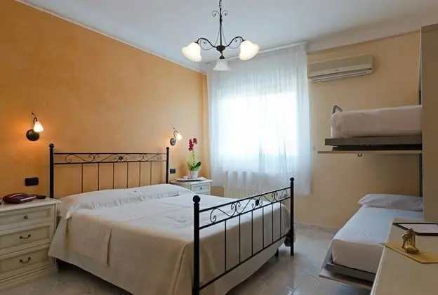 Deluxe Dört Kişilik Oda