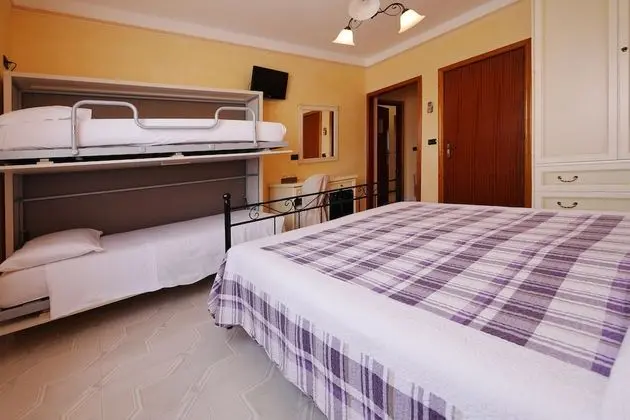 Deluxe Dört Kişilik Oda