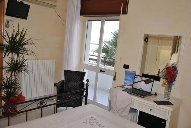Deluxe Üç Kişilik Oda, Balkon, Deniz Manzaralı